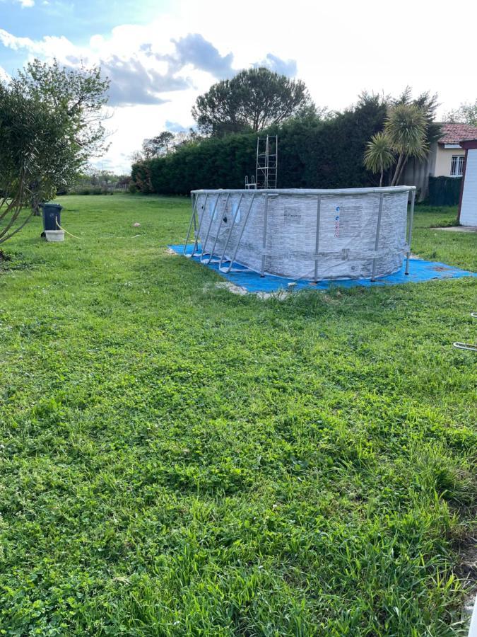 32 Parc Des Sports Chez Catherve Saint-Medard-de-Guizieres Buitenkant foto