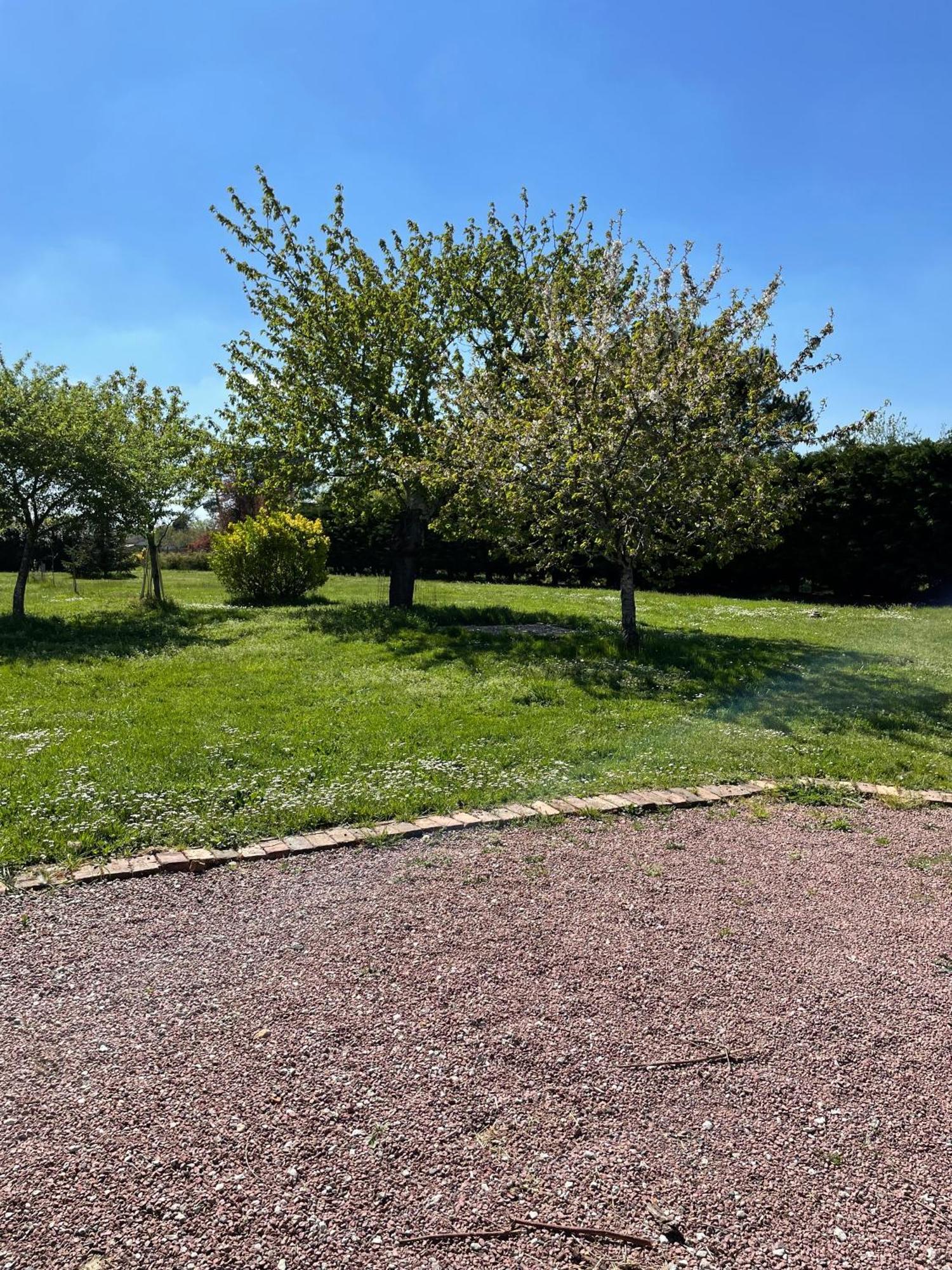 32 Parc Des Sports Chez Catherve Saint-Medard-de-Guizieres Buitenkant foto